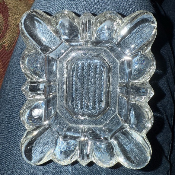 Elegant Glass Ashtrays - Picture 5 of 5